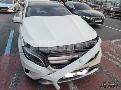 Photo 1 of 12: 2016 Mercedes-Benz GLA200d — Korean insurance auction