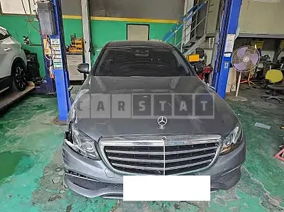 Photo 1 of 17: 2018 Mercedes-Benz E 300 — Korean insurance auction
