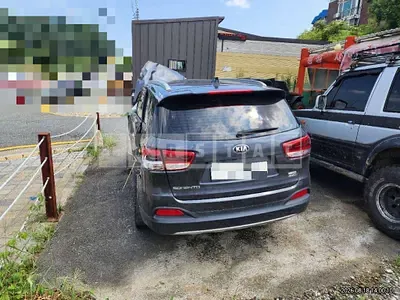 Photo 1 of 11: 2016 Kia Sorento 4WD — Korean insurance auction