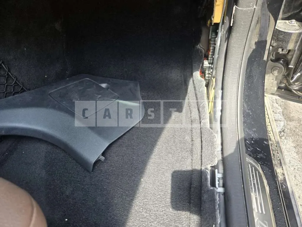 Photo 2 of 17: 2019 Mercedes-Benz E300 — Korean insurance auction