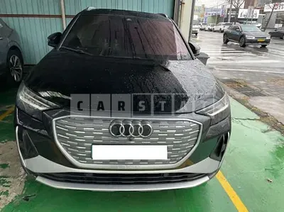 Photo 1 of 18: 2022 Audi Q4 40 e-tron — Korean insurance auction