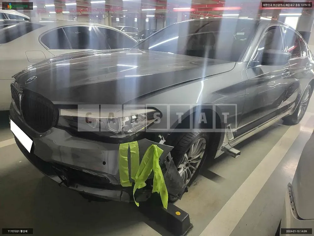 Photo 2 of 10: 2019 BMW 520i, VIN WBAJK9104LCD26534 — Korean insurance auction