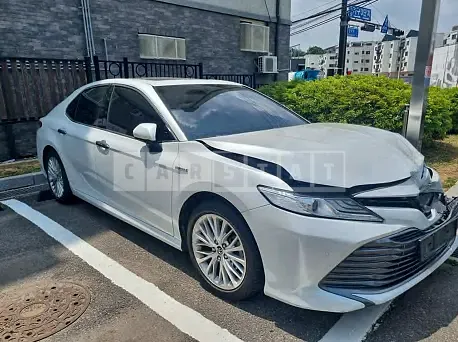 Photo 2 of 13: 2020 Toyota Camry Hybrid, VIN JTNB21HKXL3077780 — Korean insurance auction