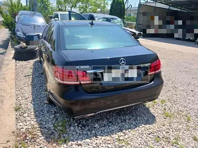 Photo 1 of 5: 2015 Mercedes-Benz E300 — Korean insurance auction