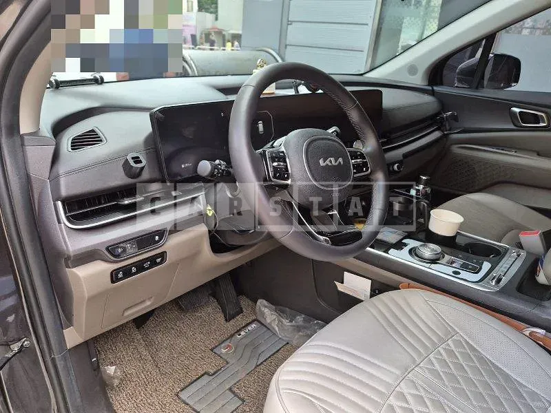 Photo 2 of 11: 2024 Kia Carnivals — Korean insurance auction