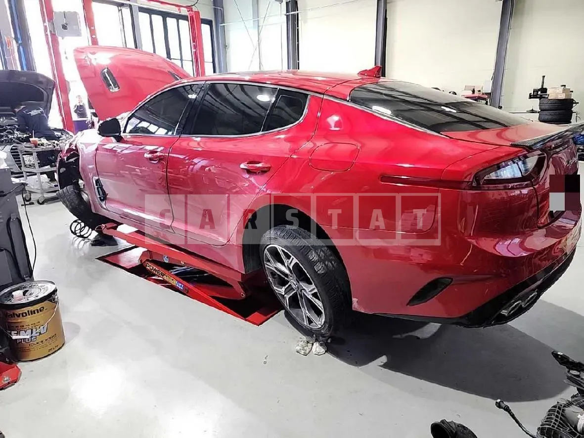 Photo 2 of 7: 2018 Kia Stinger 3.3 — Korean insurance auction