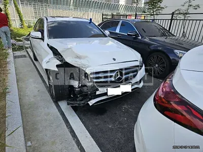 Photo 1 of 16: 2019 Mercedes-Benz E220d — Korean insurance auction