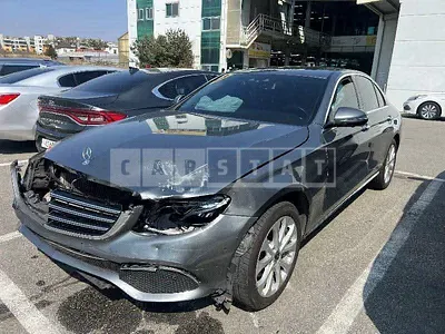 Photo 1 of 14: 2017 Mercedes-Benz E300 4Matic, VIN WDDZF4KB5JA330407 — Korean insurance auction