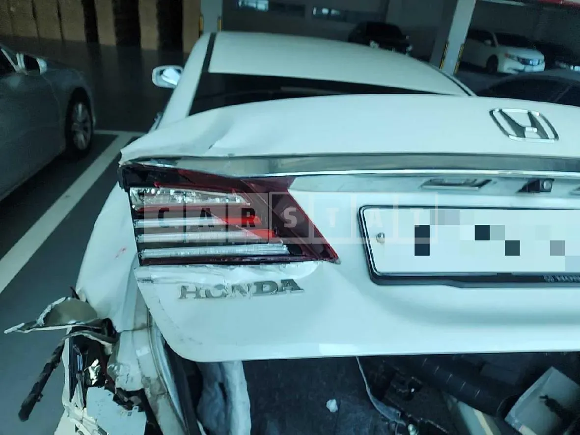 Photo 2 of 8: 2017 Honda Accord 2.4, VIN 1HGCR2680HA513852 — Korean insurance auction