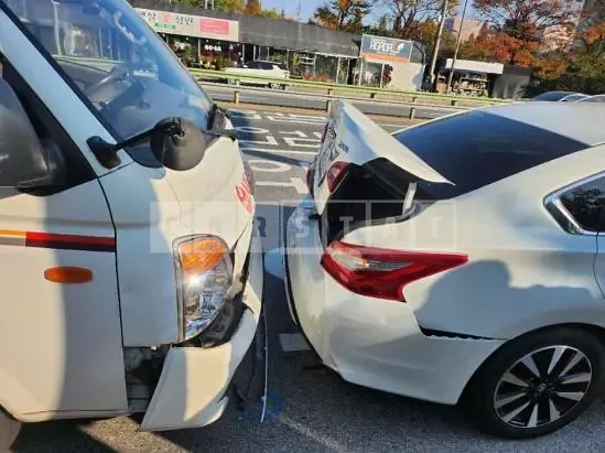 Photo 2 of 3: 2018 Nissan Altima 2.5, VIN 1N4AL3AP3JC146178 — Korean insurance auction