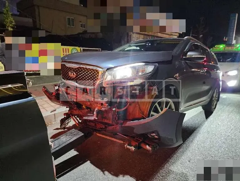 Photo 2 of 3: 2015 Kia Sorento — Korean insurance auction