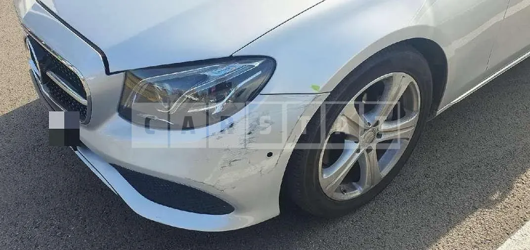 Photo 3 of 3: 2016 Mercedes-Benz (parts) E220 d Headlamp — Korean insurance auction