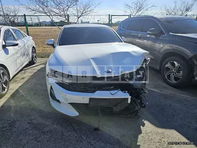 Photo 1 of 10: 2021 Kia K5 — Korean insurance auction
