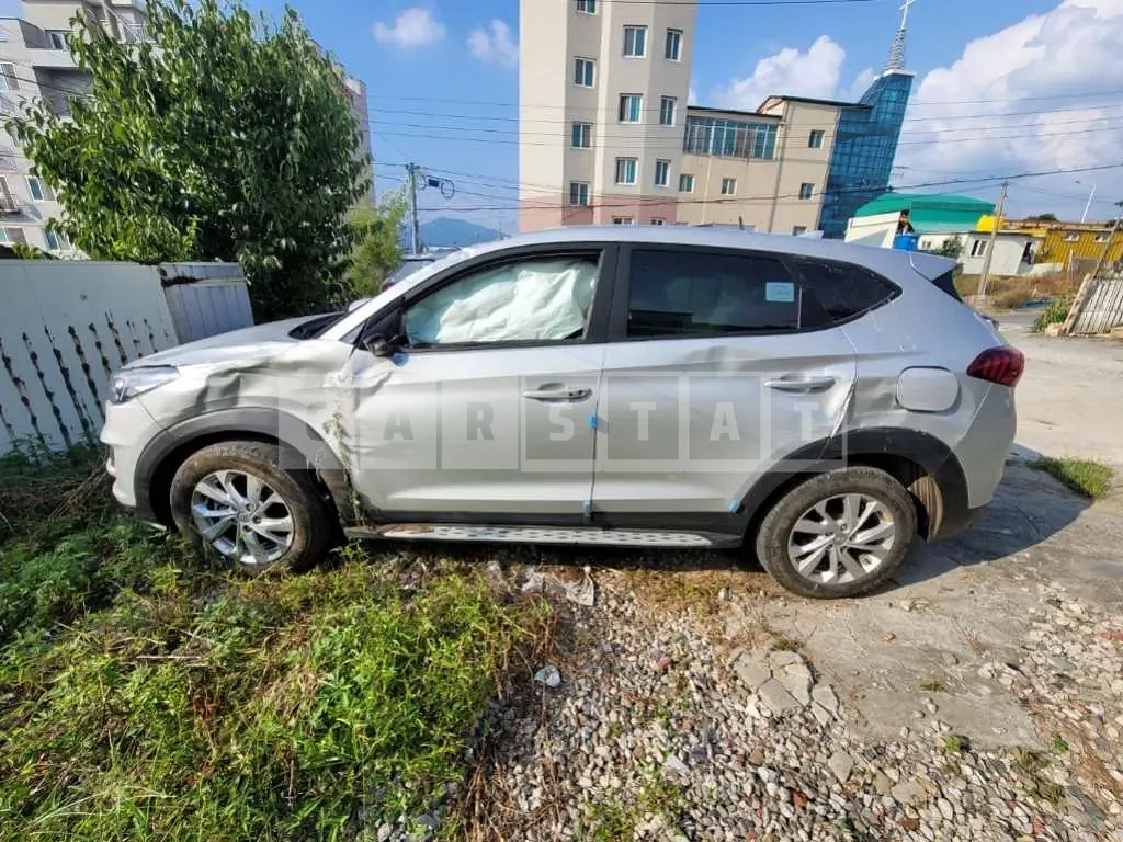 Photo 2 of 24: 2019 Hyundai Tucson, VIN KMHJ281ADKU153929 — Korean insurance auction