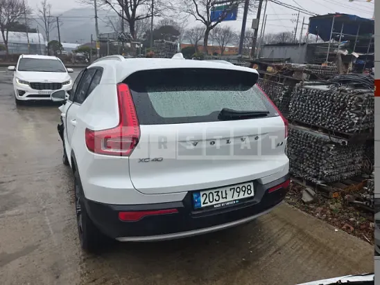 Photo 2 of 8: 2022 Volvo XC40 B4 AWD — Korean insurance auction