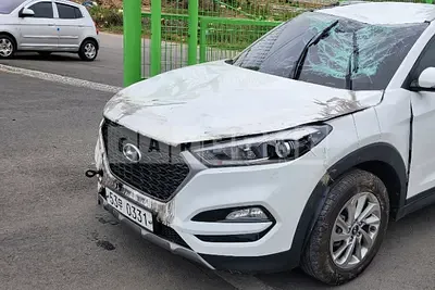 Photo 1 of 16: 2017 Hyundai Tucson, VIN KMHJ3815GHU304535 — Korean insurance auction