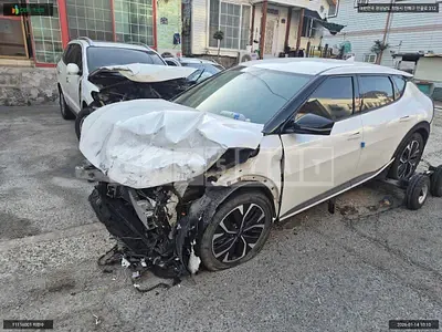 Photo 1 of 12: 2022 Kia EV6, VIN KNAC281CPNA048456 — Korean insurance auction