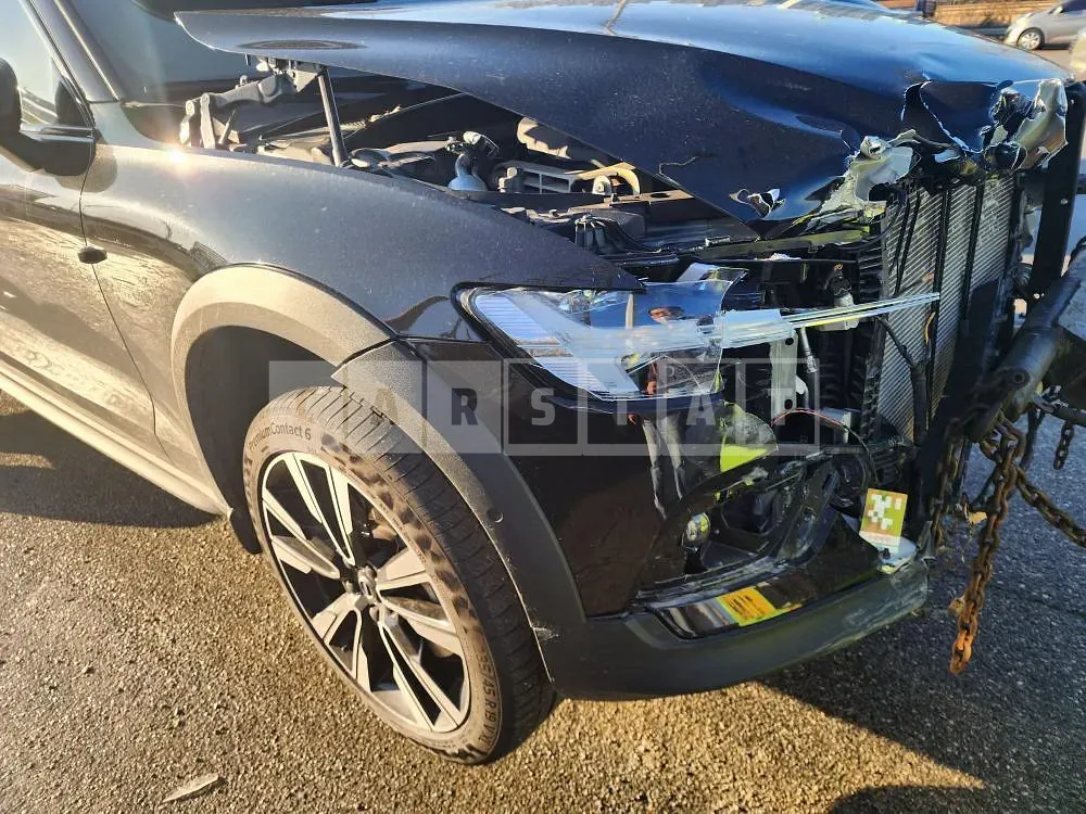 Photo 2 of 8: 2022 Volvo V60CCB5 AWD, VIN YV1ZZL12XP1105125 — Korean insurance auction