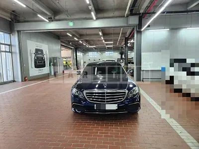 Photo 1 of 19: 2018 Mercedes-Benz E220 d 4Matic — Korean insurance auction