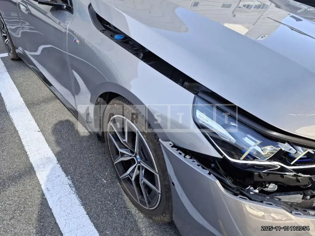 Photo 2 of 21: 2025 BMW 520i — Korean insurance auction