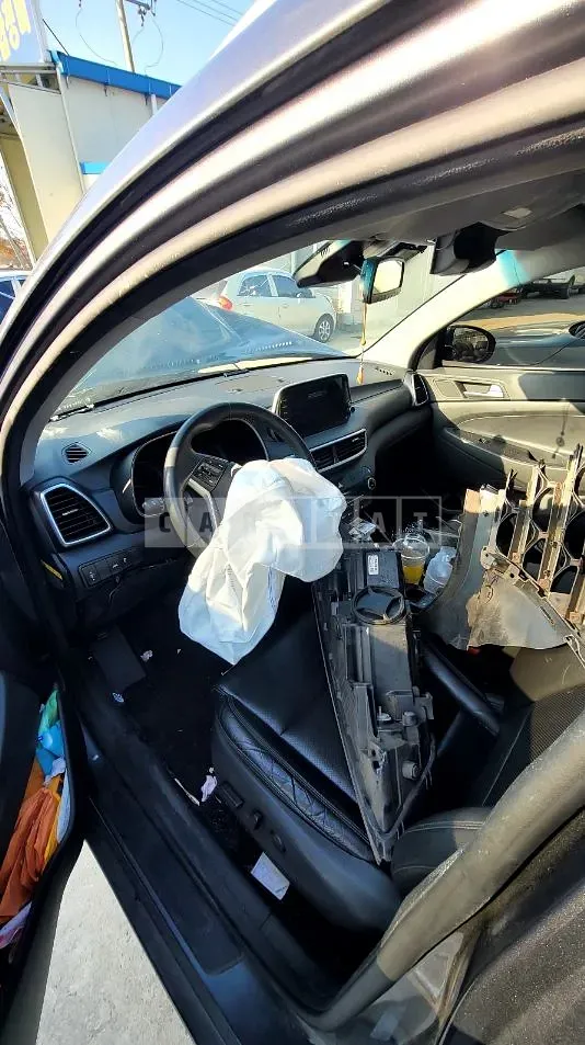 Photo 2 of 6: 2019 Hyundai Tucson TL — Korean insurance auction
