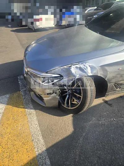 Photo 1 of 2: 2018 BMW 530i xDrive — Korean insurance auction