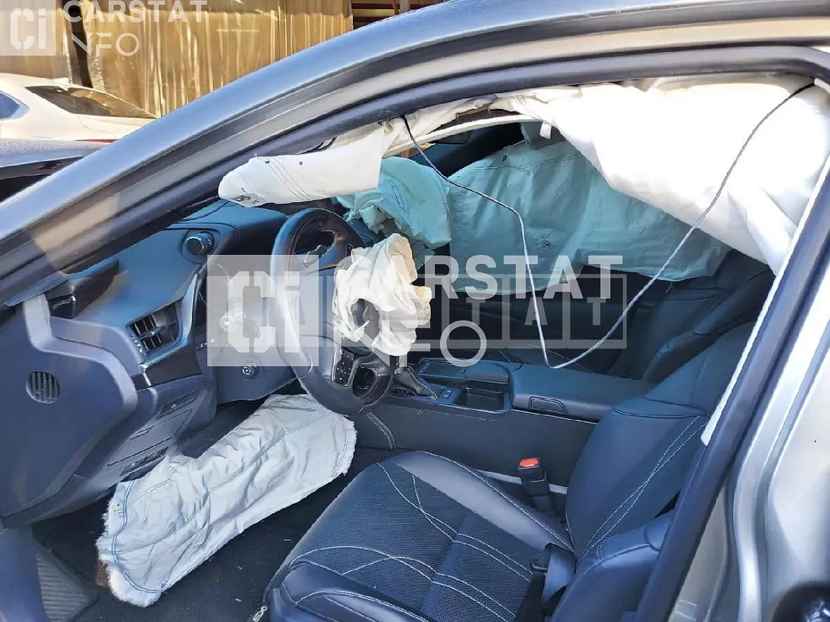 Photo 2 of 5: 2018 Lexus ES300h, VIN JTHB21B1XK2014802 — Korean insurance auction