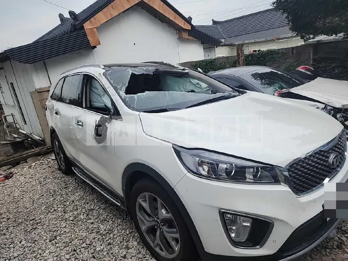 Photo 2 of 5: 2016 Kia All New Sorento R2.0 Diesel, VIN KNAPK81ABGA206771 — Korean insurance auction