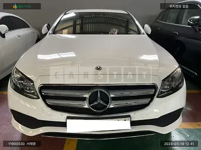 Photo 1 of 15: 2018 Mercedes-Benz E220 d 4Matic, VIN WDDZF0FB6JA433290 — Korean insurance auction
