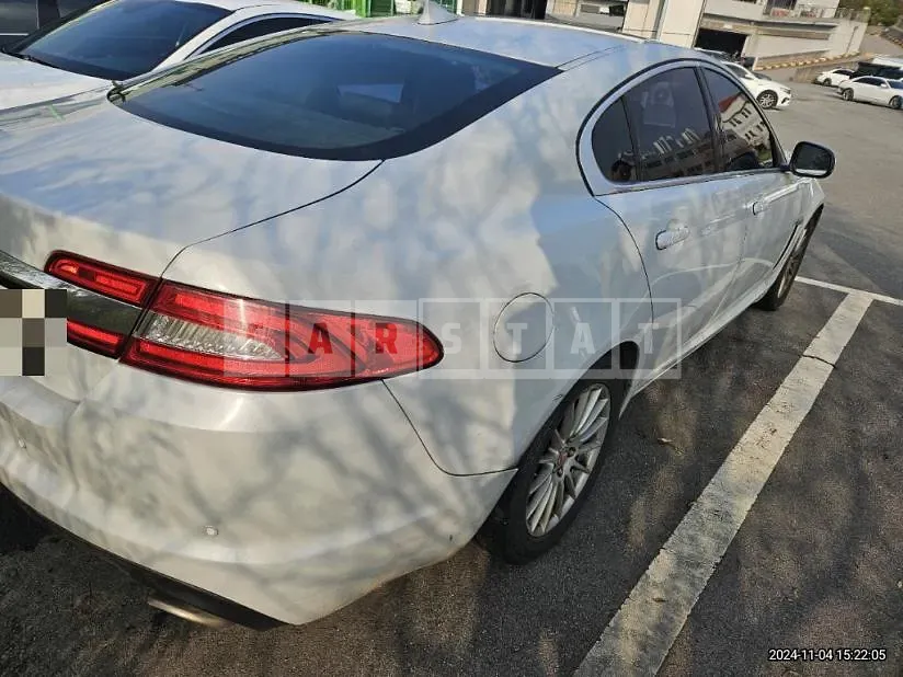 Photo 2 of 12: 2015 Jaguar XF 2.2d — Korean insurance auction