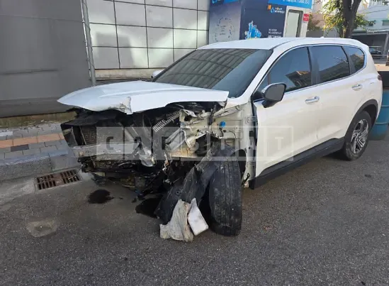 Photo 2 of 11: 2021 Hyundai Santa Fe — Korean insurance auction