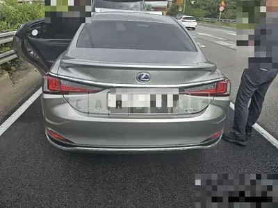 Photo 1 of 34: 2019 Lexus ES300h — Korean insurance auction