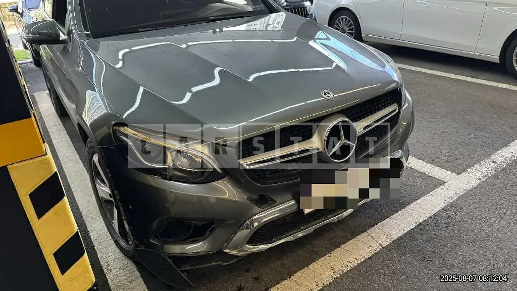 Photo 2 of 76: 2019 Mercedes-Benz GLC300 4Matic Coupe — Korean insurance auction