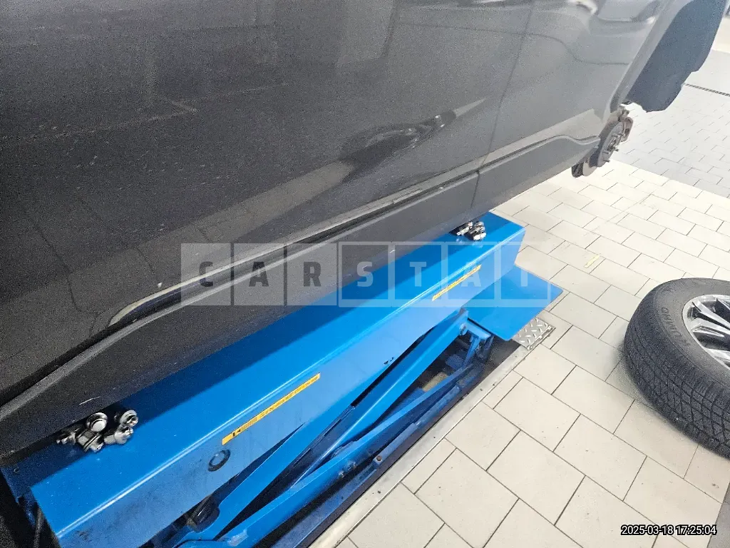Photo 2 of 77: 2023 Toyota RAV4 Hybrid AWD — Korean insurance auction