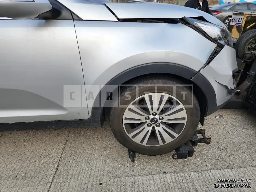 Photo 2 of 7: 2014 Kia Sportage, VIN KNAPE813BFK695238 — Korean insurance auction