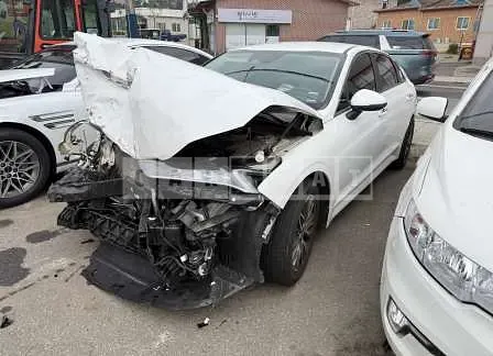 Photo 2 of 34: 2021 Kia K5 — Korean insurance auction