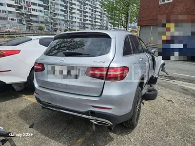 Photo 1 of 39: 2020 Mercedes-Benz GLC300 4Matic — Korean insurance auction