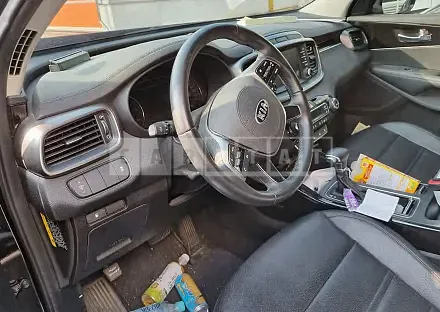Photo 2 of 9: 2018 Kia Sorento, VIN KNAPG81ABJA467536 — Korean insurance auction