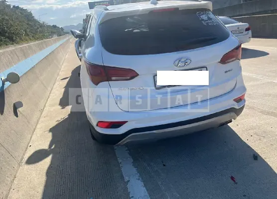 Photo 2 of 9: 2016 Hyundai Santa Fe, VIN KMHSW81UBGU571011 — Korean insurance auction