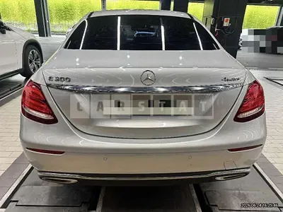 Photo 1 of 48: 2019 Mercedes-Benz E300 4Matic — Korean insurance auction