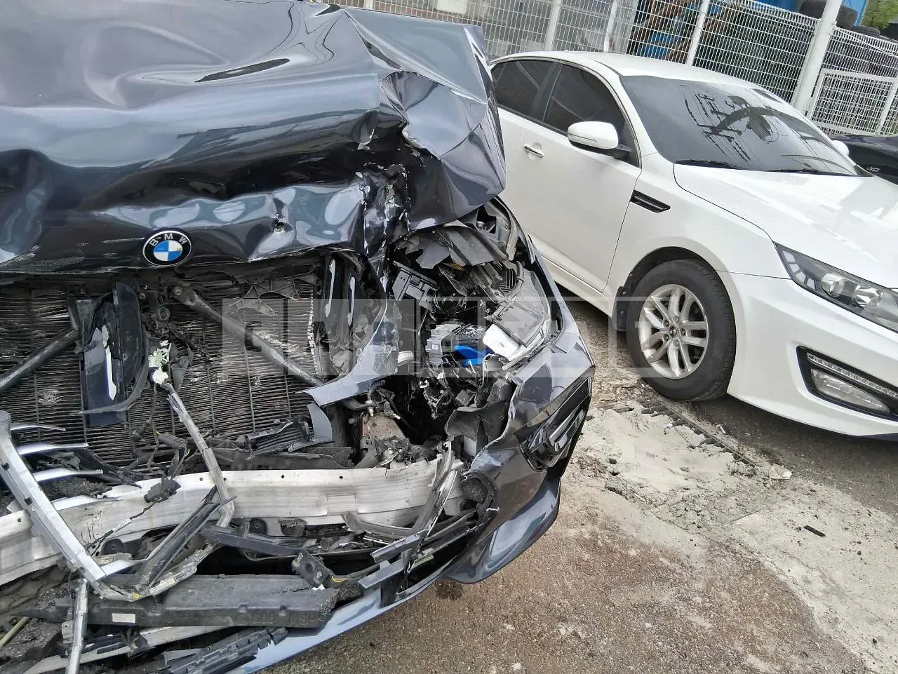 Photo 2 of 28: 2021 BMW X6 xDrive40i, VIN WBACY6104M9G39653 — Korean insurance auction
