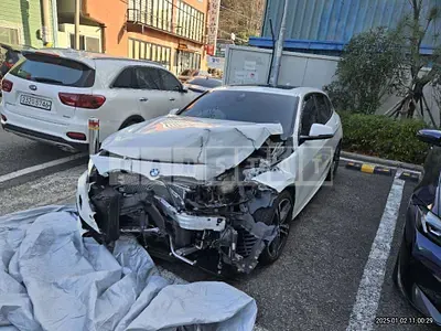 Photo 1 of 30: 2022 BMW 120i — Korean insurance auction