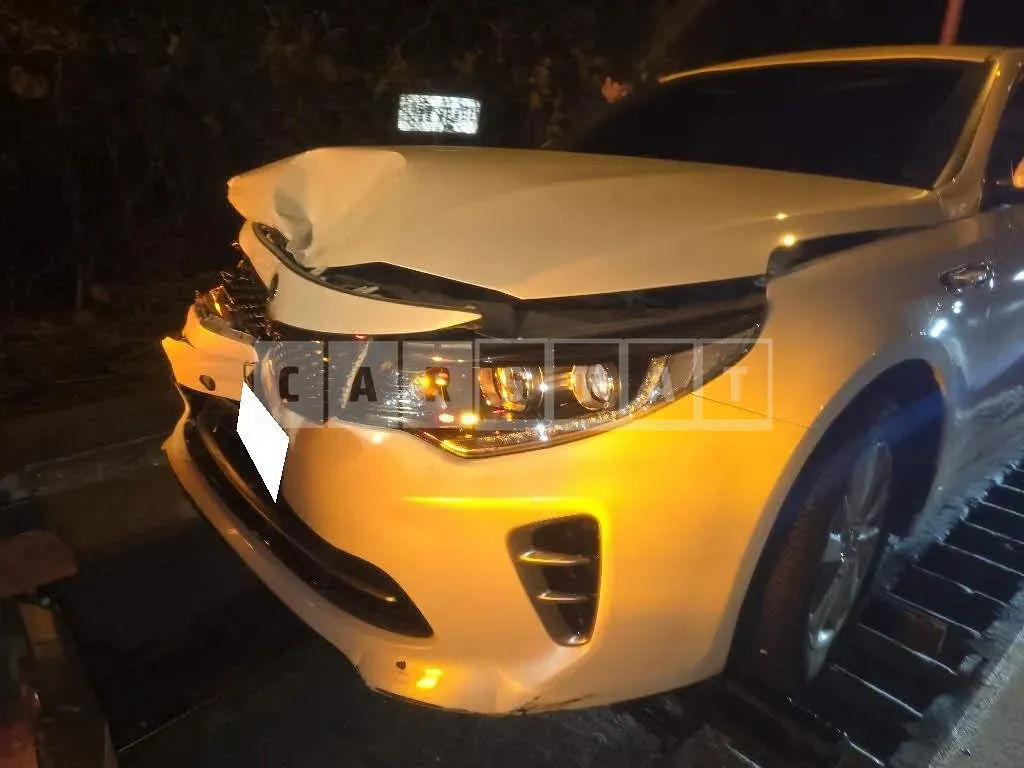Photo 2 of 11: 2016 Kia K5, VIN KNAGT416BGA090787 — Korean insurance auction