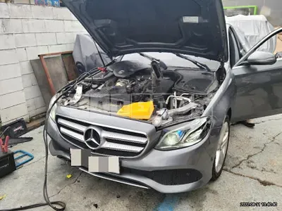 Photo 1 of 26: 2018 Mercedes-Benz Subsequent E220 d — Korean insurance auction