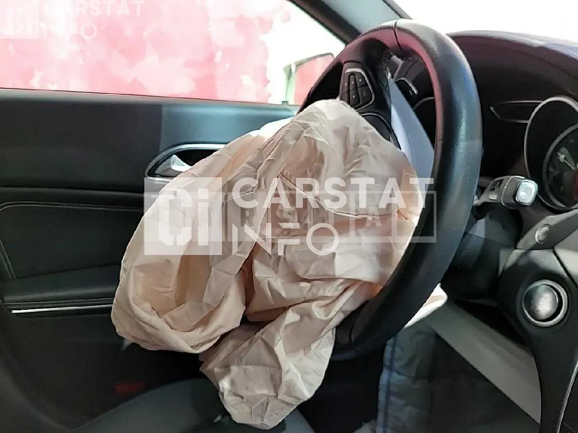 Photo 2 of 17: 2017 Mercedes-Benz CLA250 4Matic — Korean insurance auction