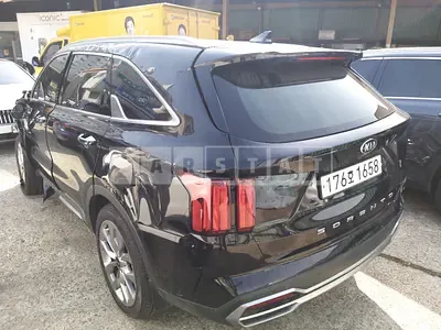 Photo 1 of 13: 2021 Kia Sorento, VIN KNARH81BGMA008964 — Korean insurance auction