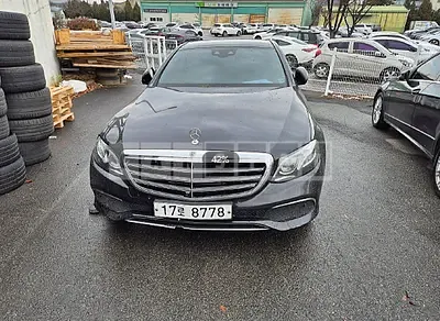 Photo 1 of 18: 2019 Mercedes-Benz E 300 — Korean insurance auction