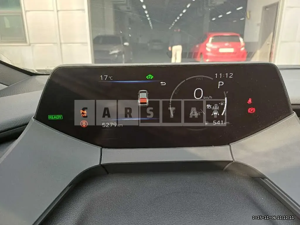 Photo 2 of 15: 2025 Toyota Prius 2WD — Korean insurance auction