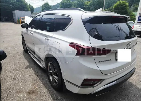 Photo 2 of 10: 2019 Hyundai Santa Fe — Korean insurance auction