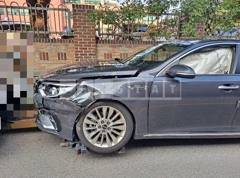 Photo 2 of 6: 2019 Kia K5 2.0 — Korean insurance auction